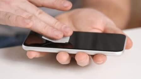 How To Clean Phone Screen Protector