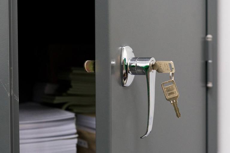 How To Pick File Cabinet Lock In Emergencies How To Pick File Cabinet Lock In Emergencies
