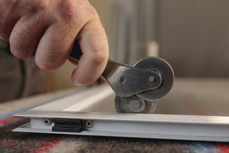 How To Change Window Screen